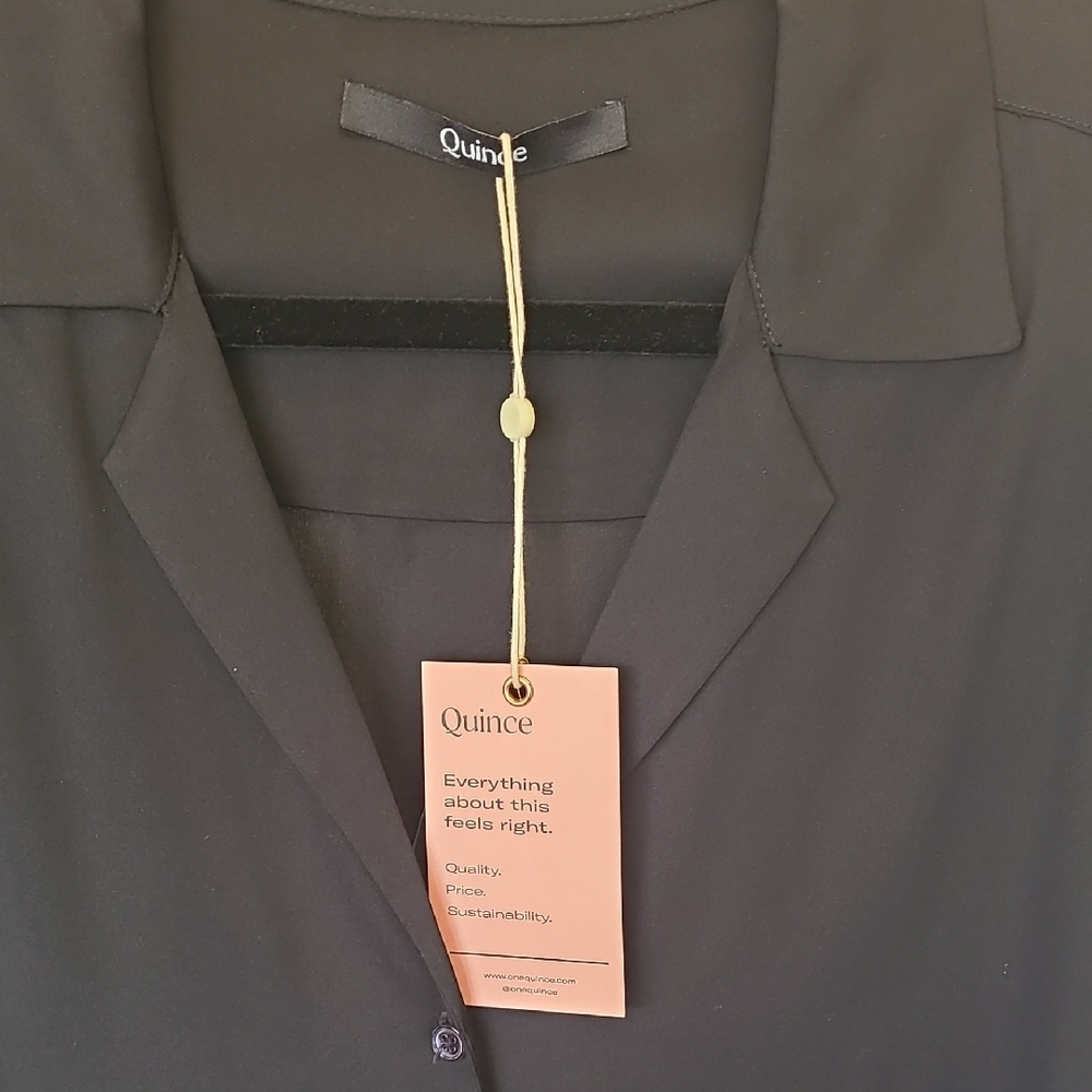 Quince Classic Black Shirt - Picture 2 of 3